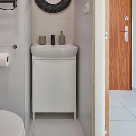 Modern Flat In Old Town By Days