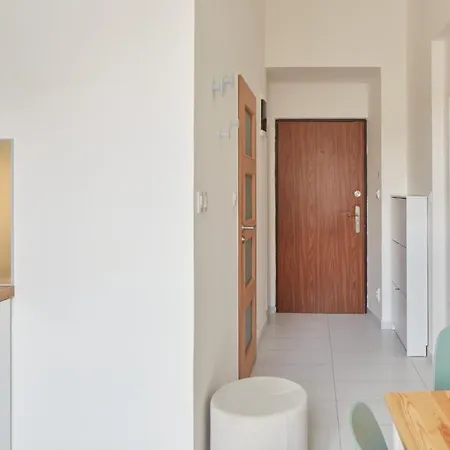Modern Flat In Old Town By Days Apartment *
